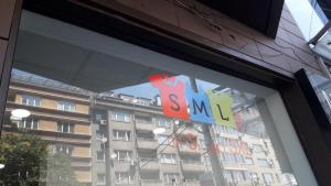 Стикери от фолио в 4 цвята за магазин за дрехи